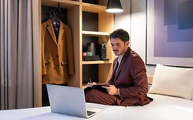 Ibis Orly Chevilly Tram 7